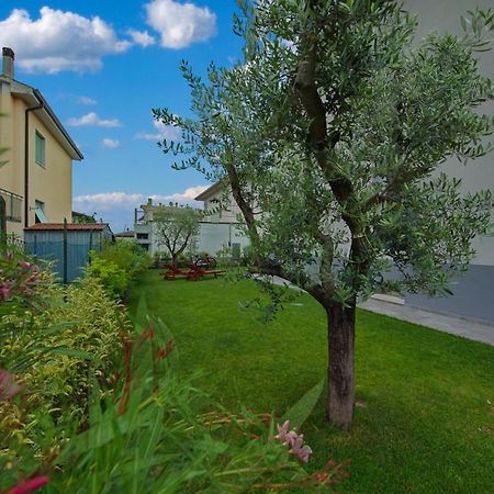 Via Goito 25 Rooms & Apartment Peschiera del Garda Exterior foto