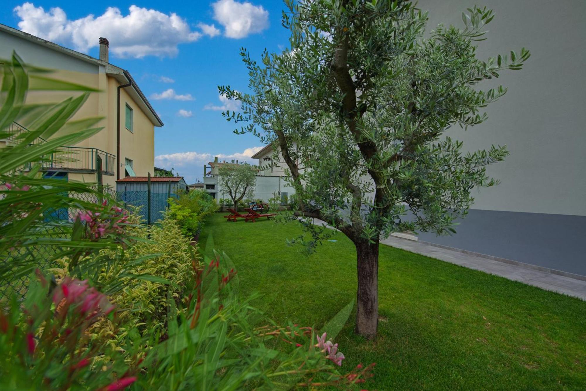 Via Goito 25 Rooms & Apartment Peschiera del Garda Exterior foto