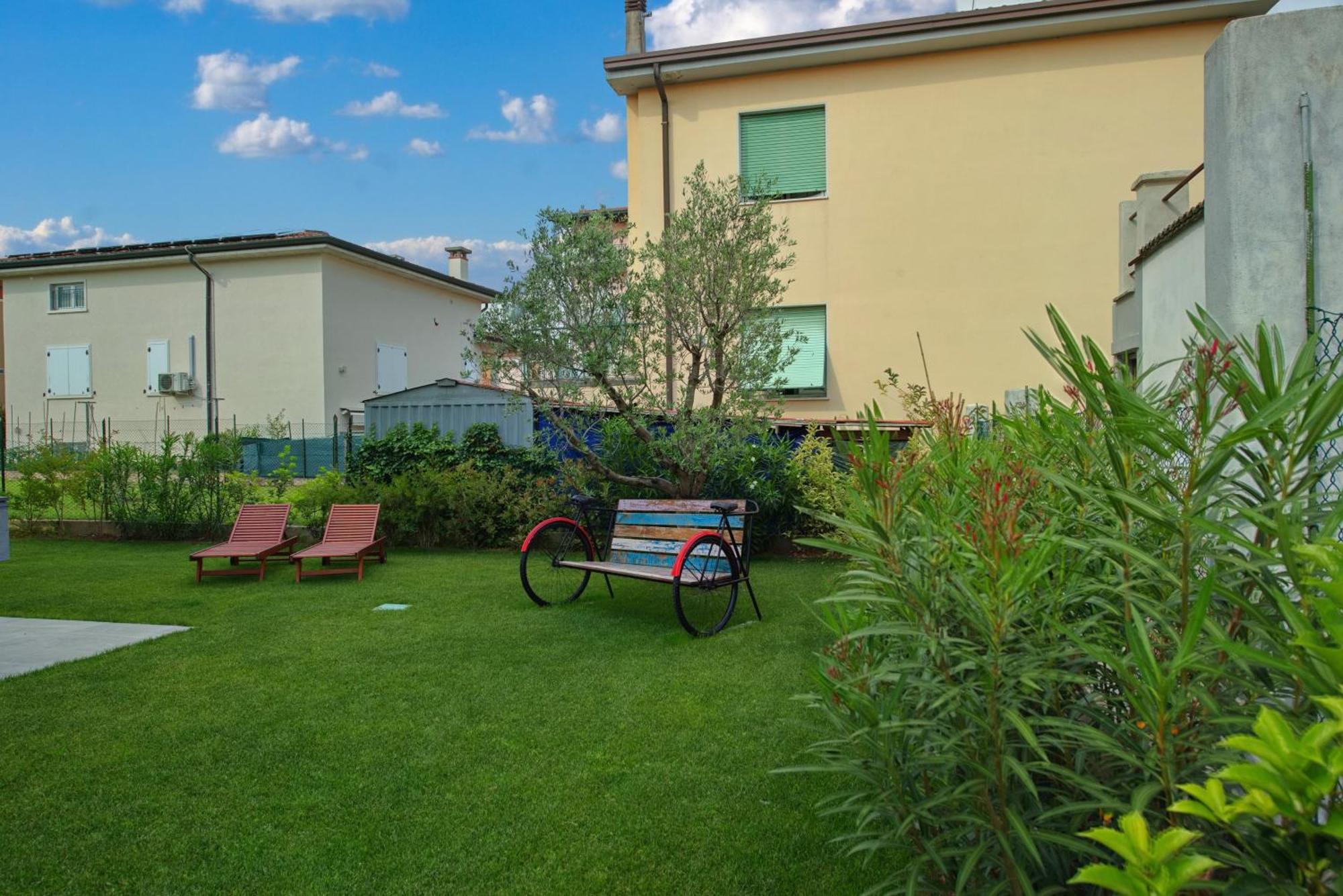Via Goito 25 Rooms & Apartment Peschiera del Garda Exterior foto