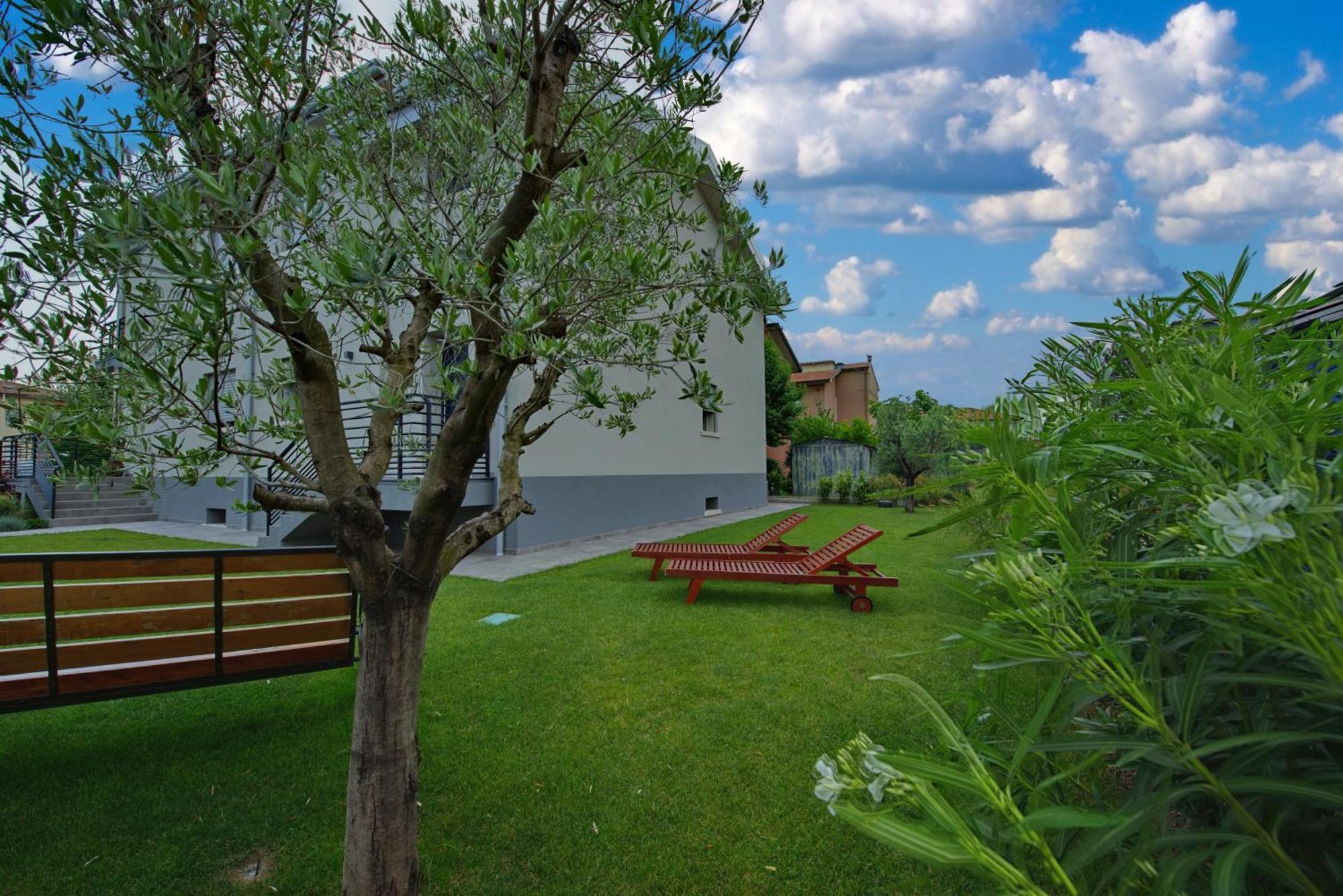 Via Goito 25 Rooms & Apartment Peschiera del Garda Exterior foto