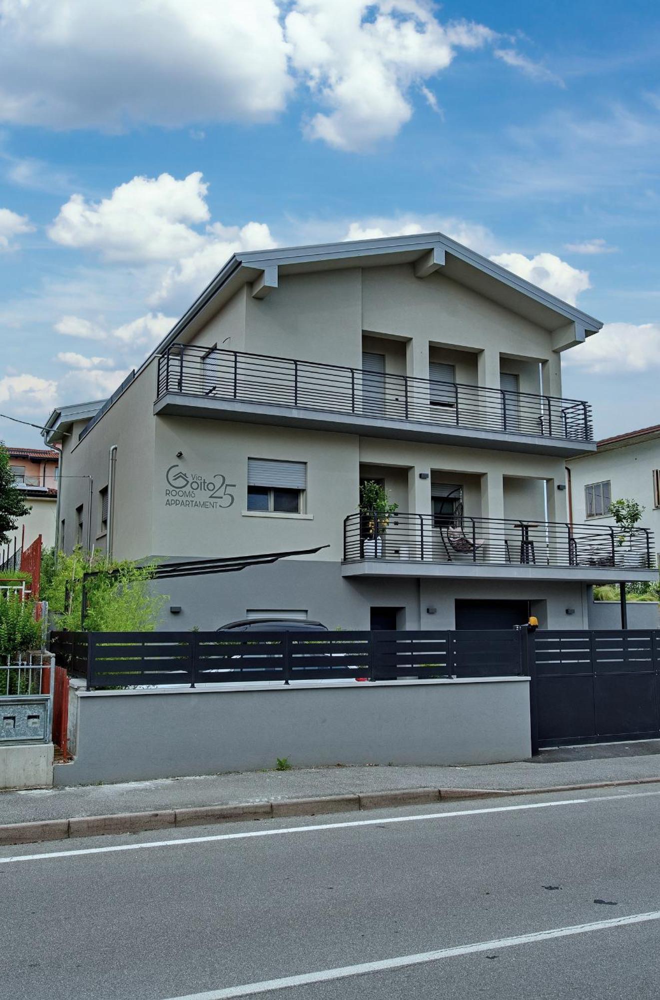 Via Goito 25 Rooms & Apartment Peschiera del Garda Exterior foto