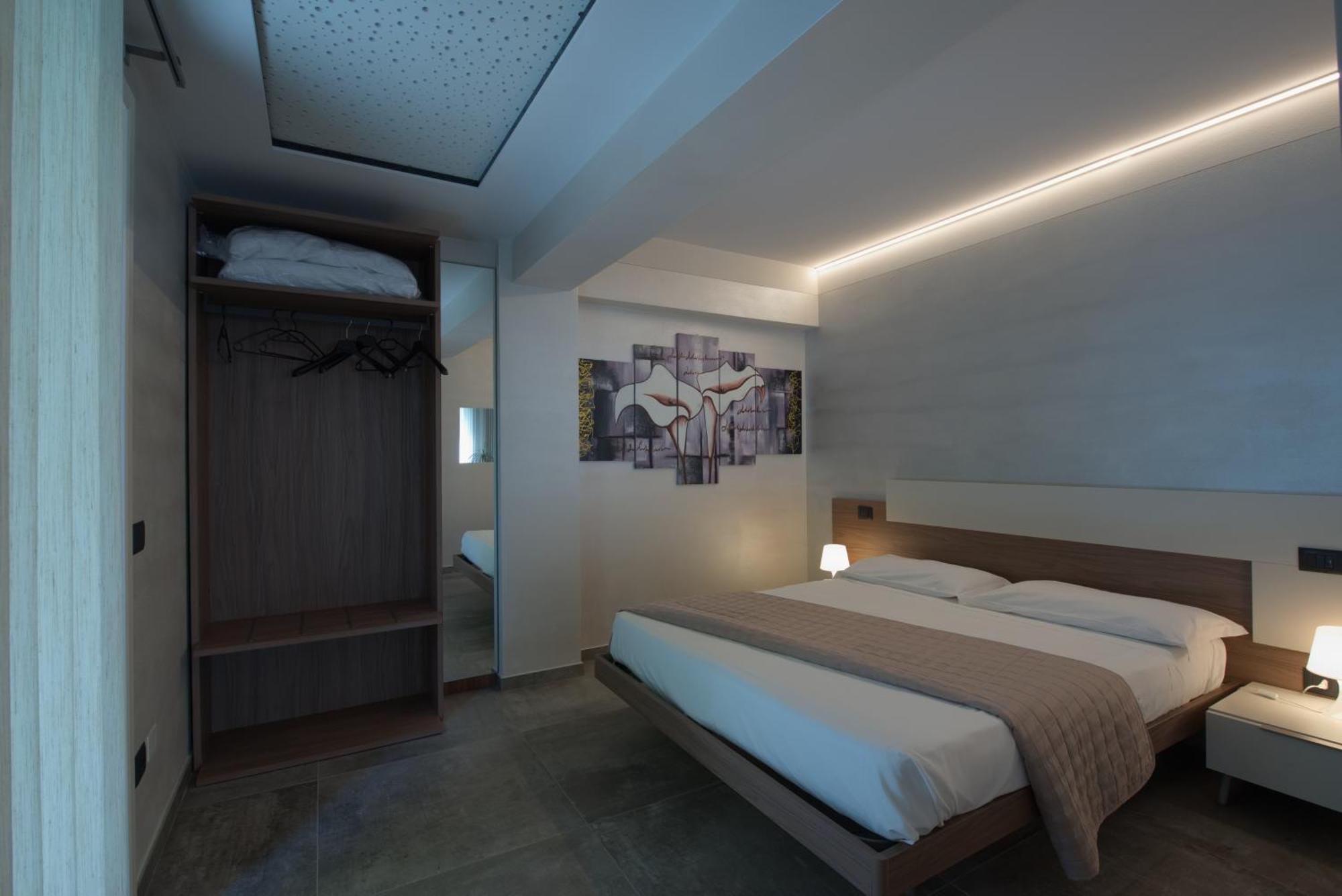 Via Goito 25 Rooms & Apartment Peschiera del Garda Exterior foto