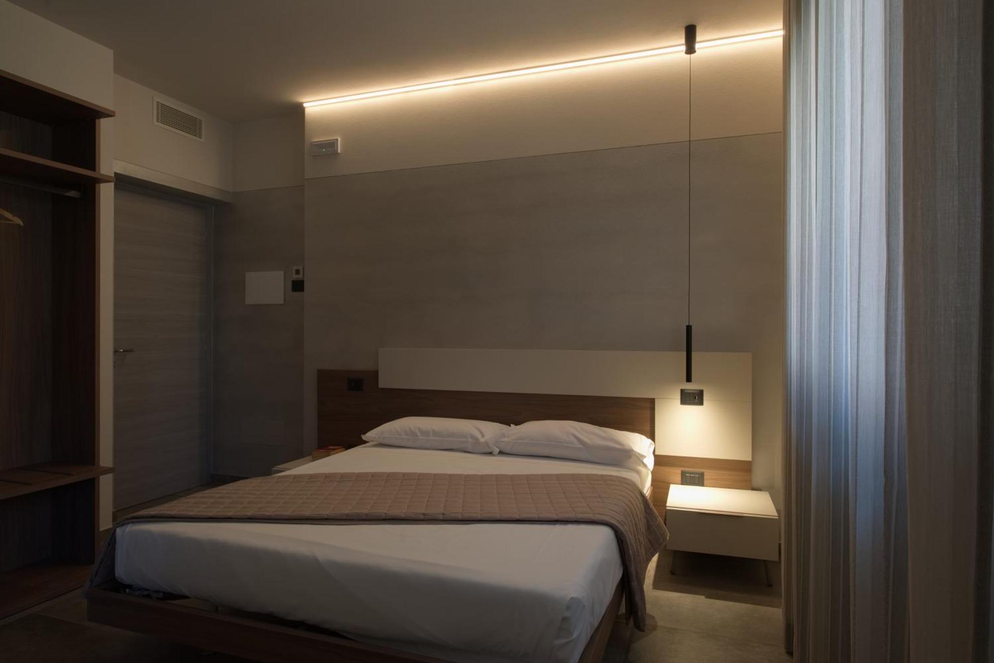 Via Goito 25 Rooms & Apartment Peschiera del Garda Exterior foto