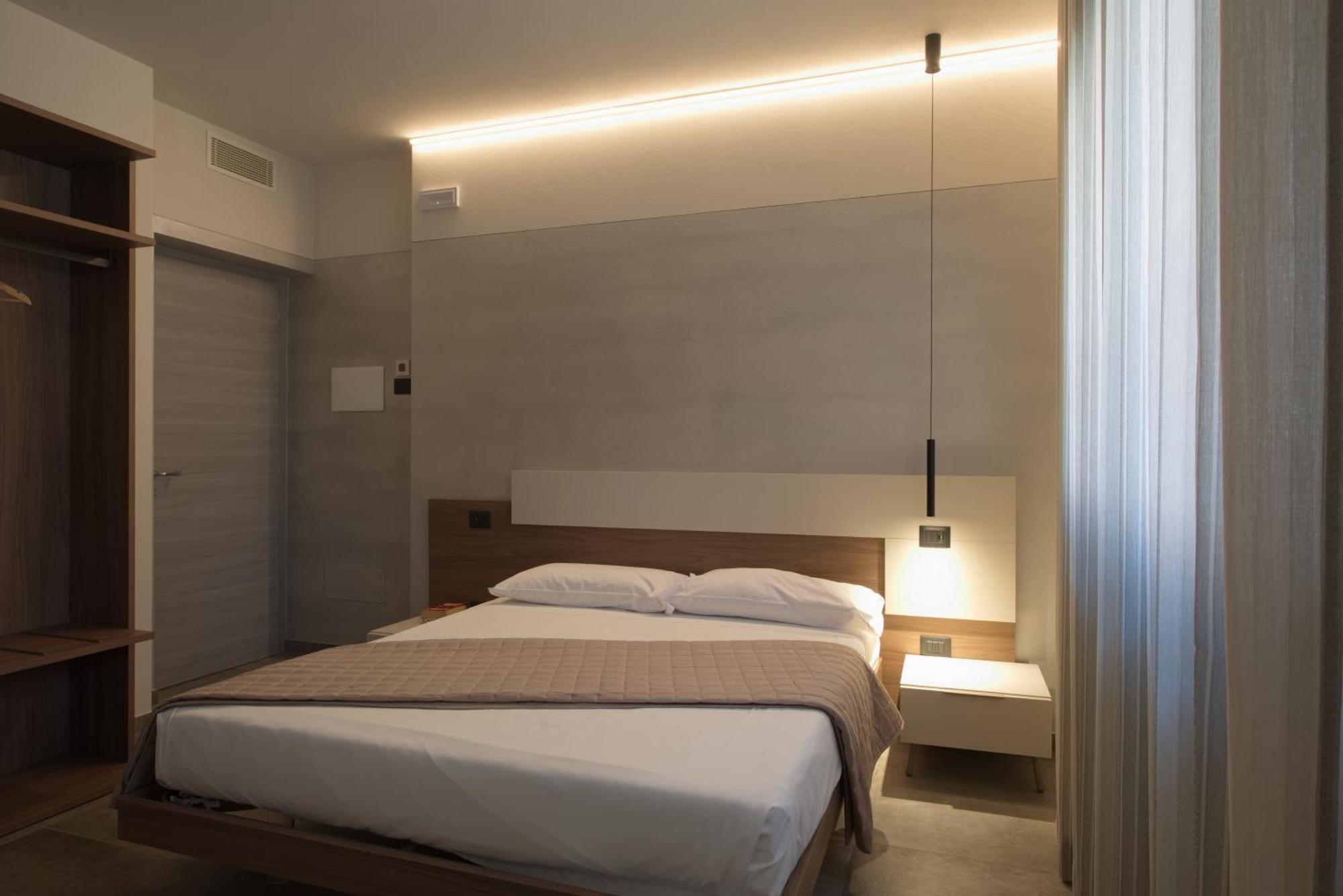 Via Goito 25 Rooms & Apartment Peschiera del Garda Exterior foto