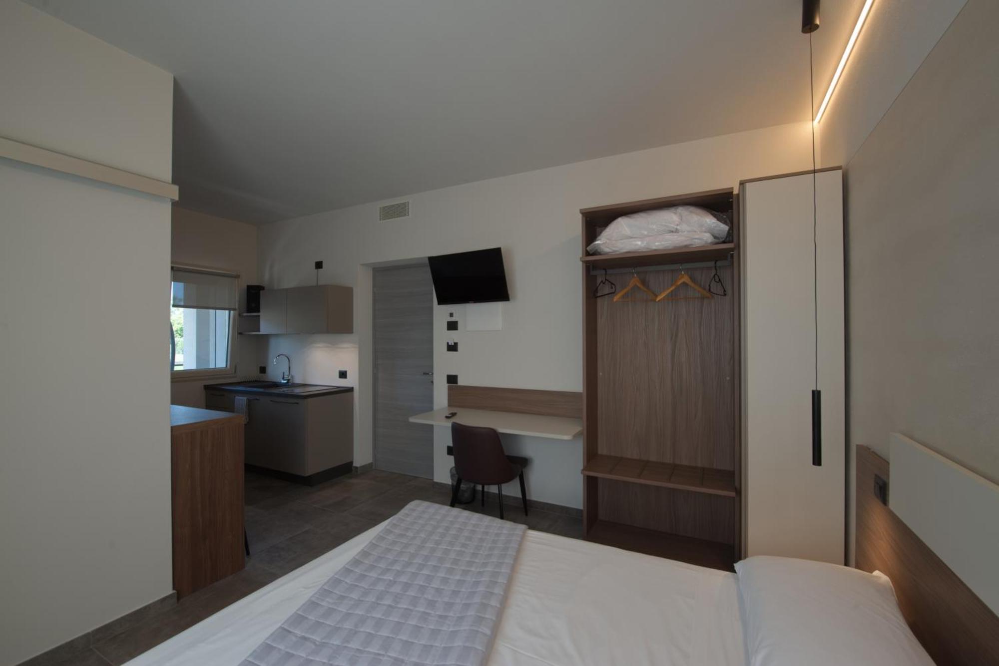 Via Goito 25 Rooms & Apartment Peschiera del Garda Exterior foto