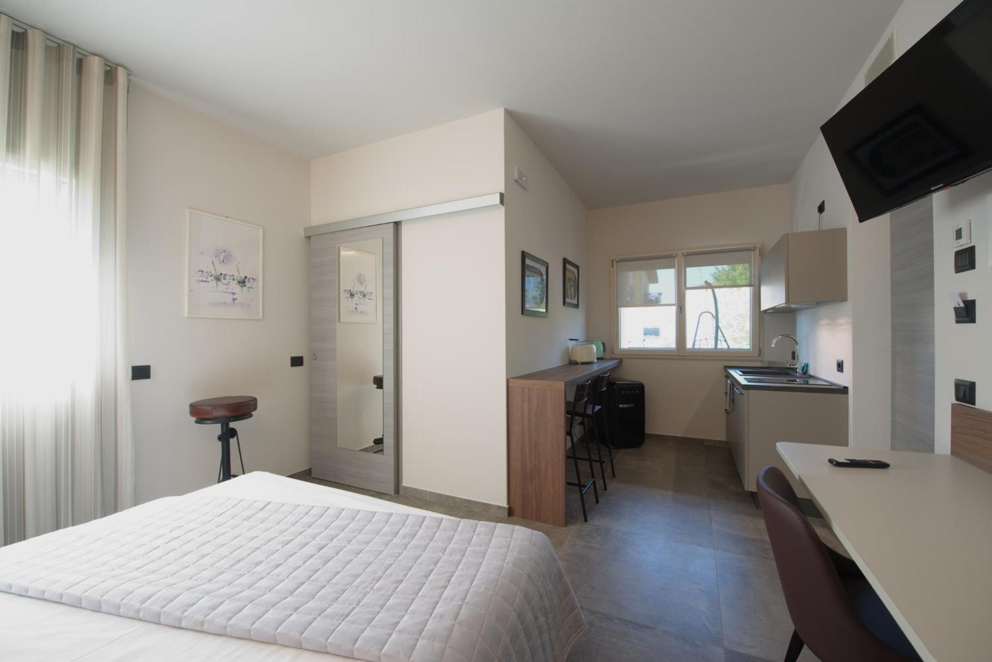 Via Goito 25 Rooms & Apartment Peschiera del Garda Exterior foto