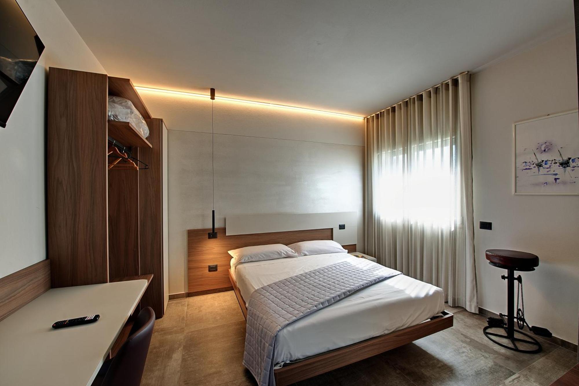 Via Goito 25 Rooms & Apartment Peschiera del Garda Exterior foto