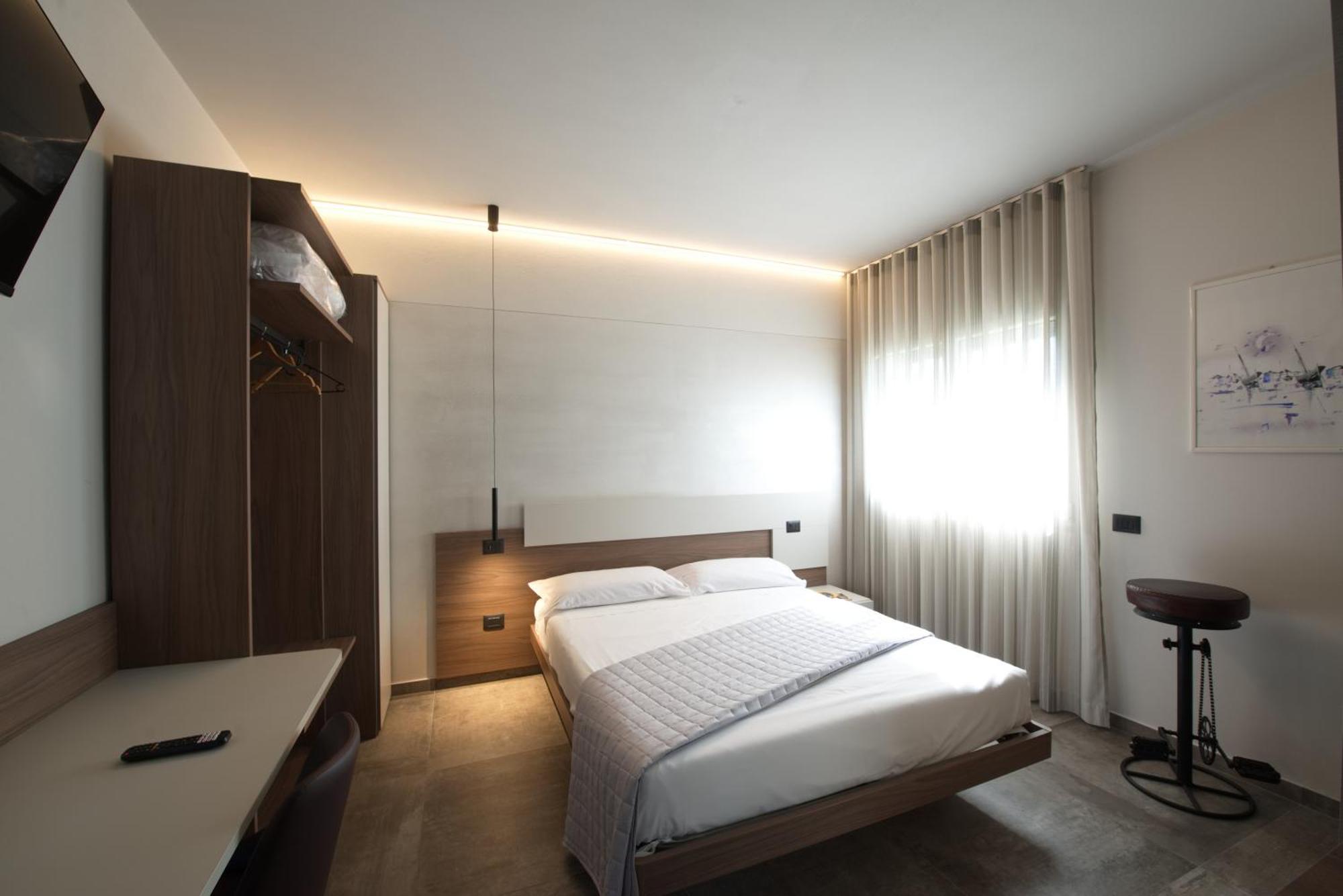 Via Goito 25 Rooms & Apartment Peschiera del Garda Exterior foto