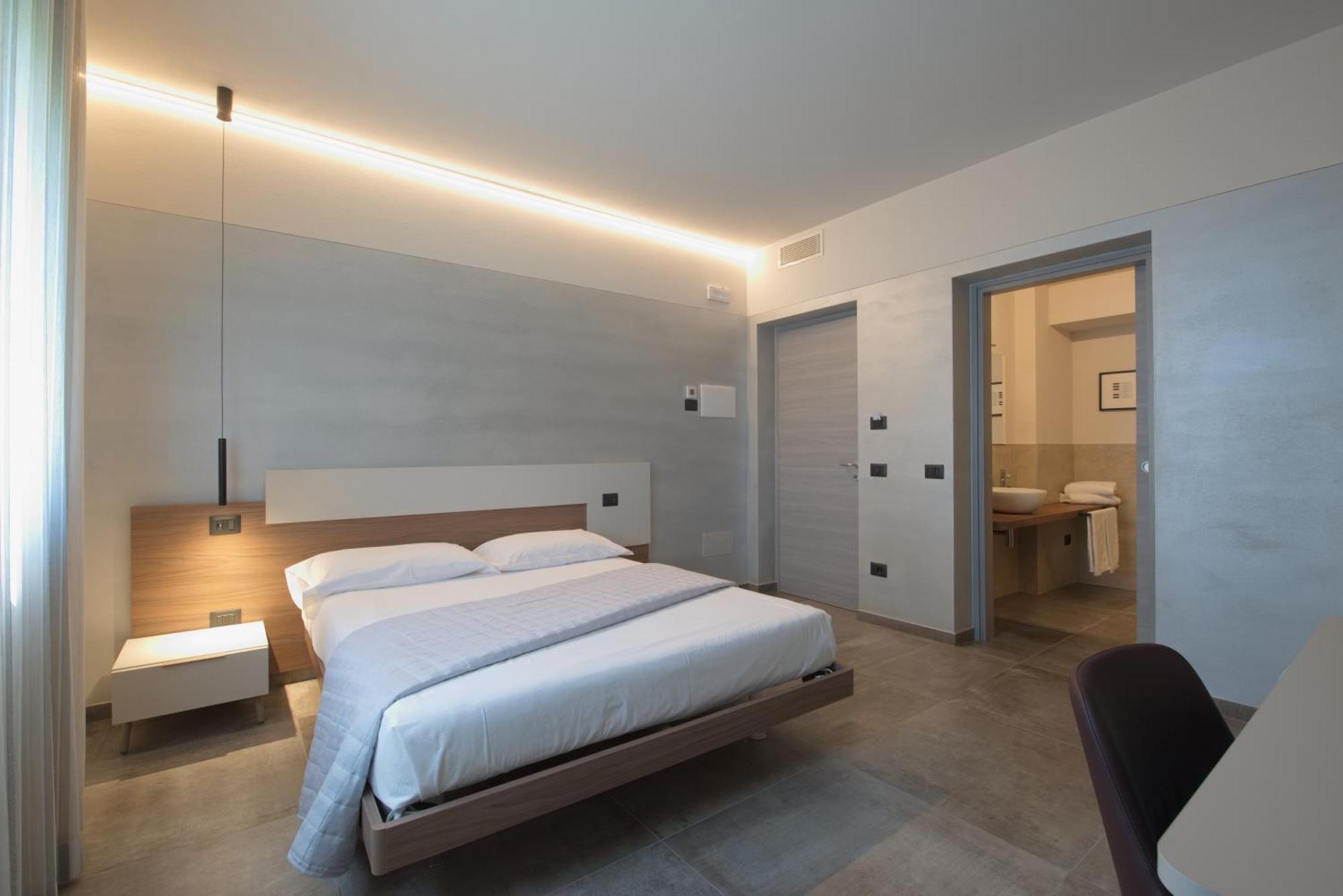 Via Goito 25 Rooms & Apartment Peschiera del Garda Exterior foto