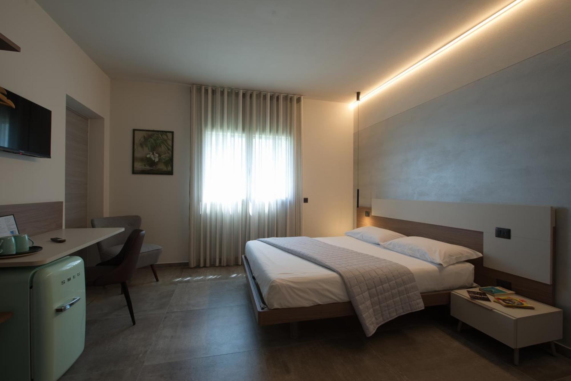 Via Goito 25 Rooms & Apartment Peschiera del Garda Exterior foto